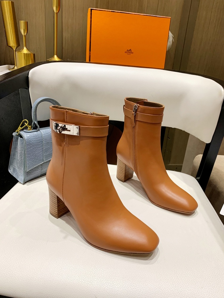 H Chunky Heeled Short Boots