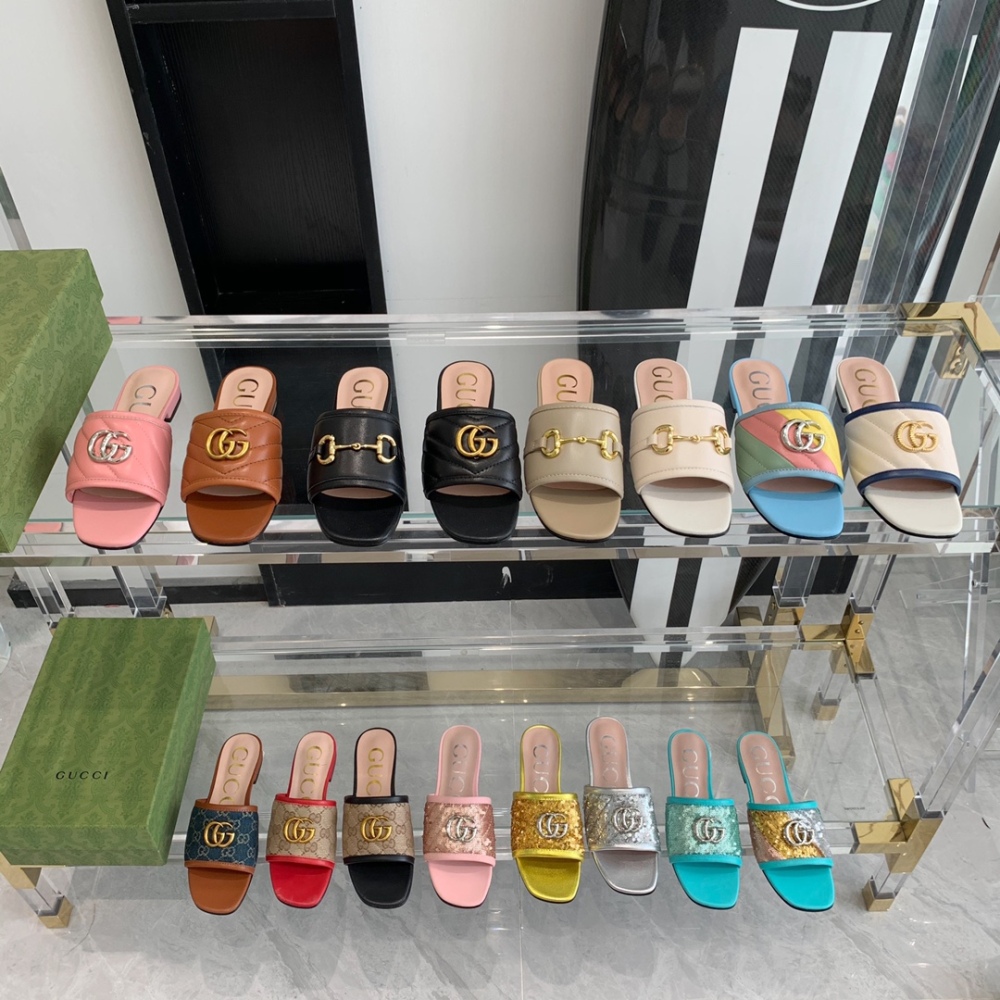 GUCCI slippers