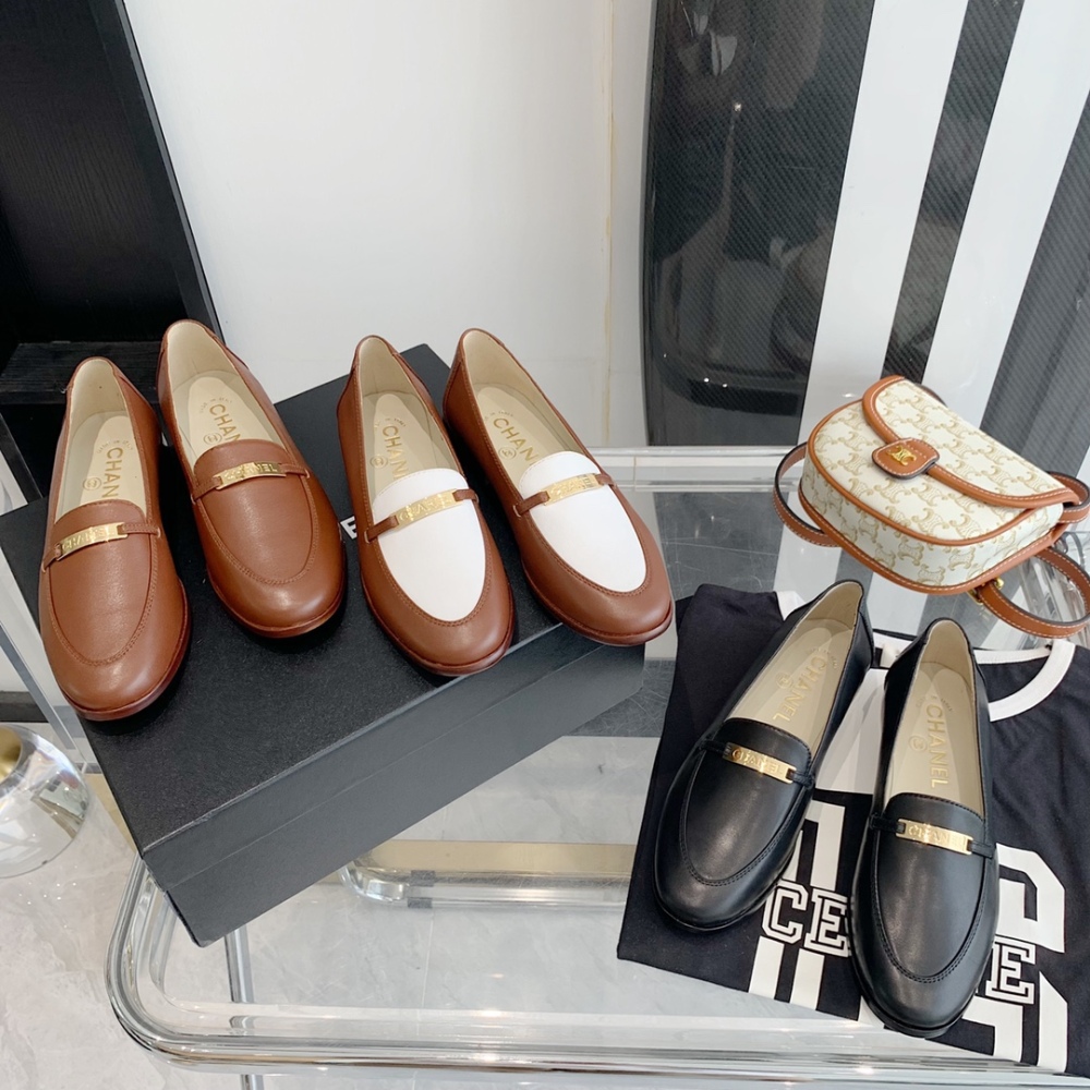 Chanel single shoe