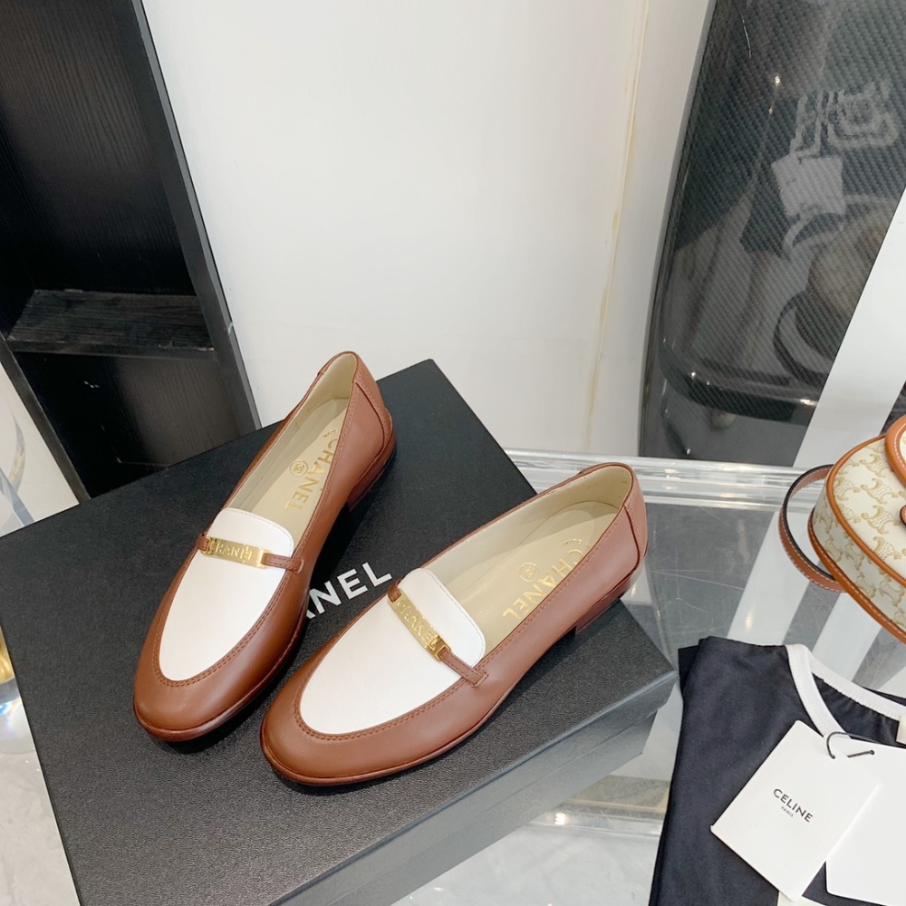 Chanel single shoe
