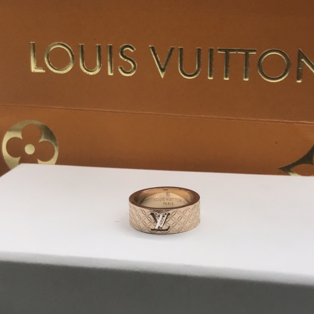 LV couple's ring