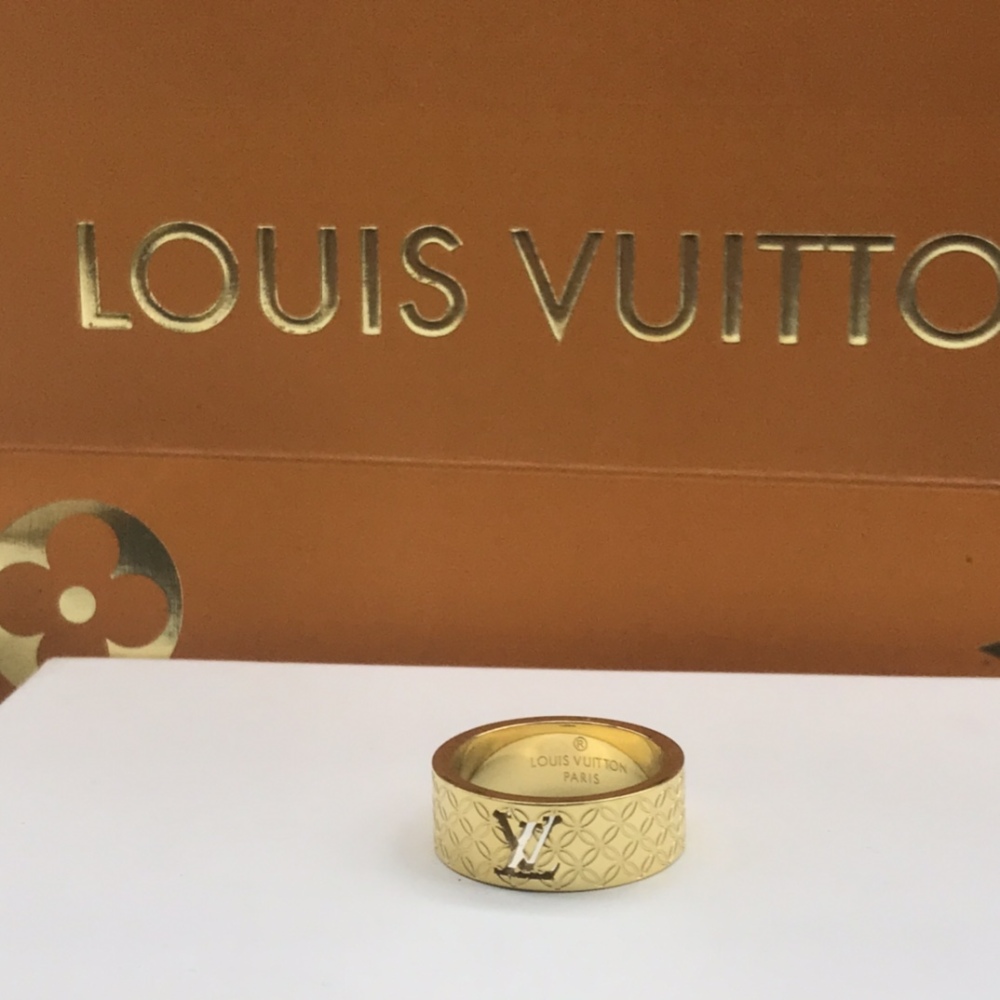 LV couple's ring