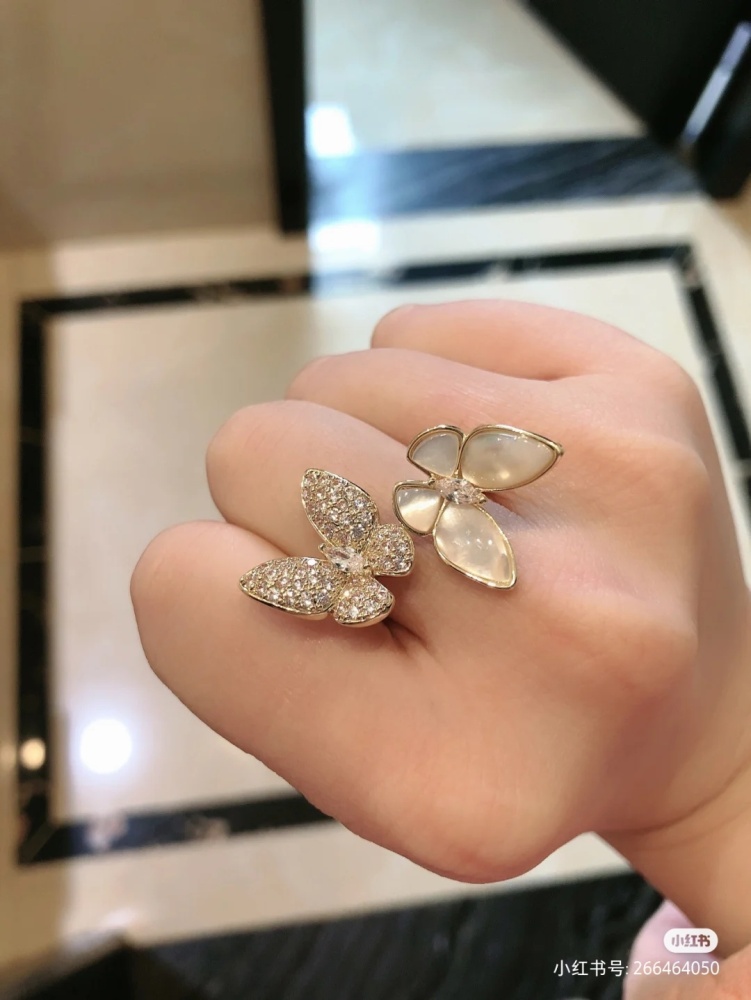 VCA Butterfly Ring