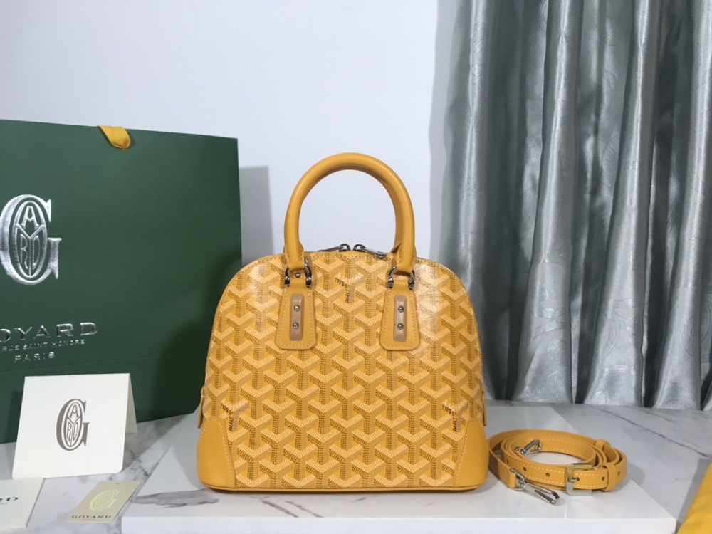 Goya shell bag boutique