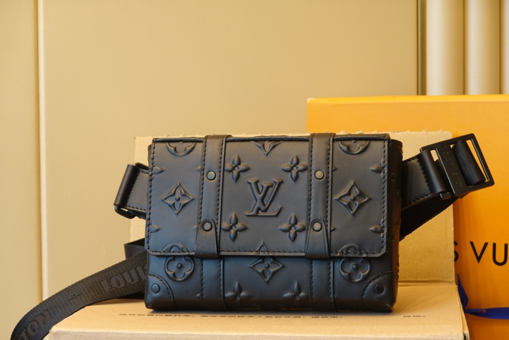 LV embossed pattern trunk shoulder bag boutique