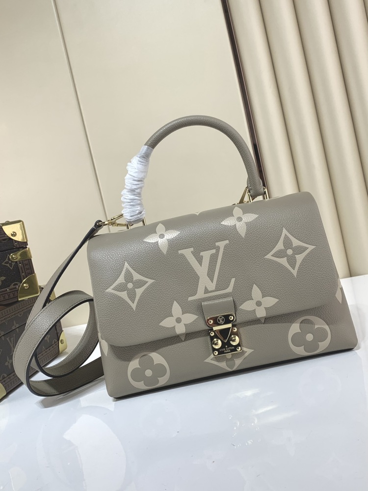 Louis Vuitton MADELEINE  mirror boutique