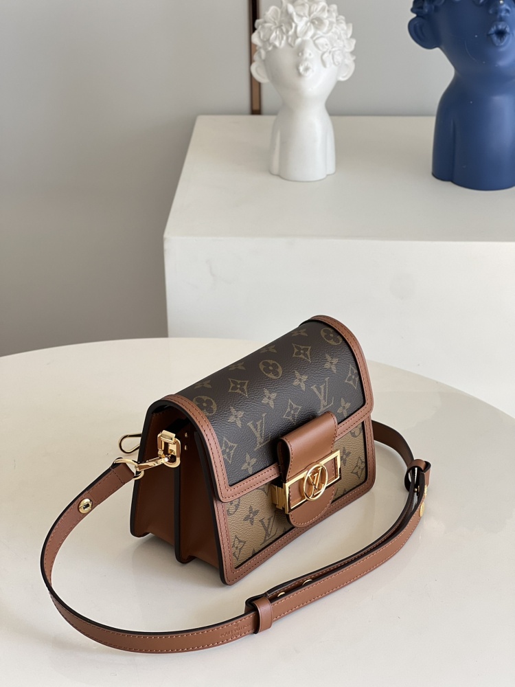 Louis Vuitton Dauphine mirror Boutique