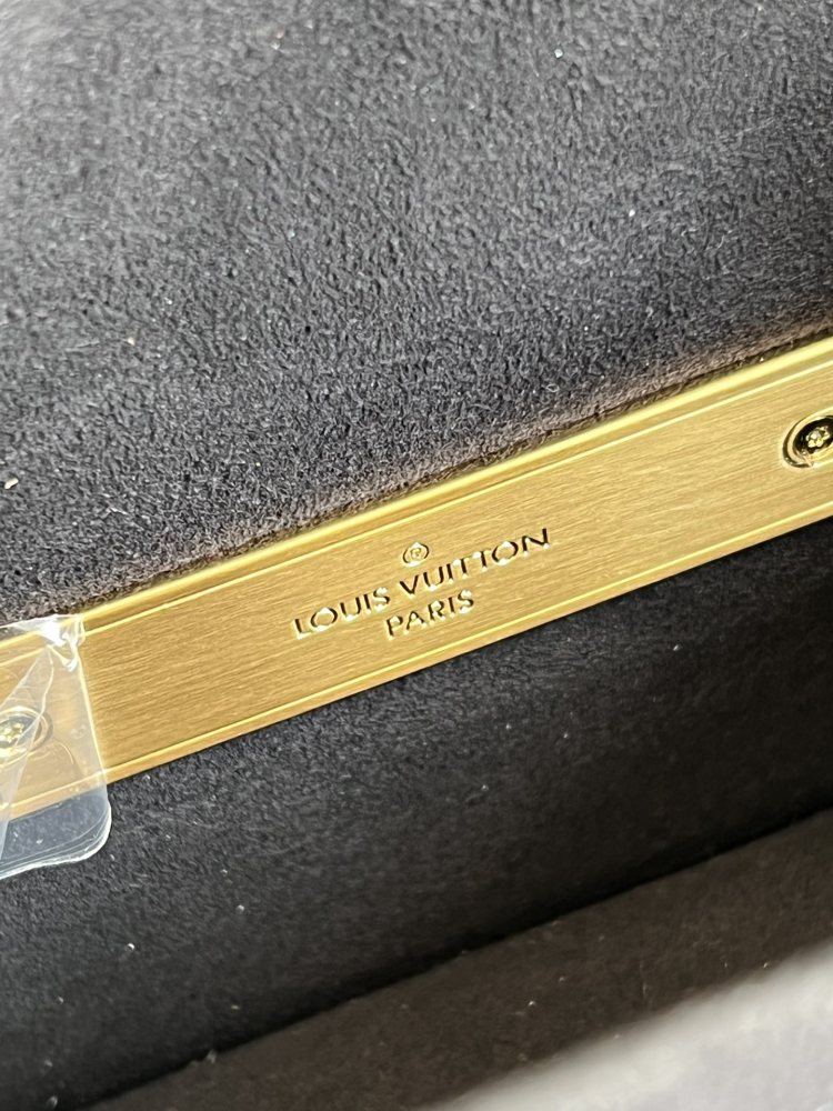 Louis Vuitton Dauphine mirror Boutique
