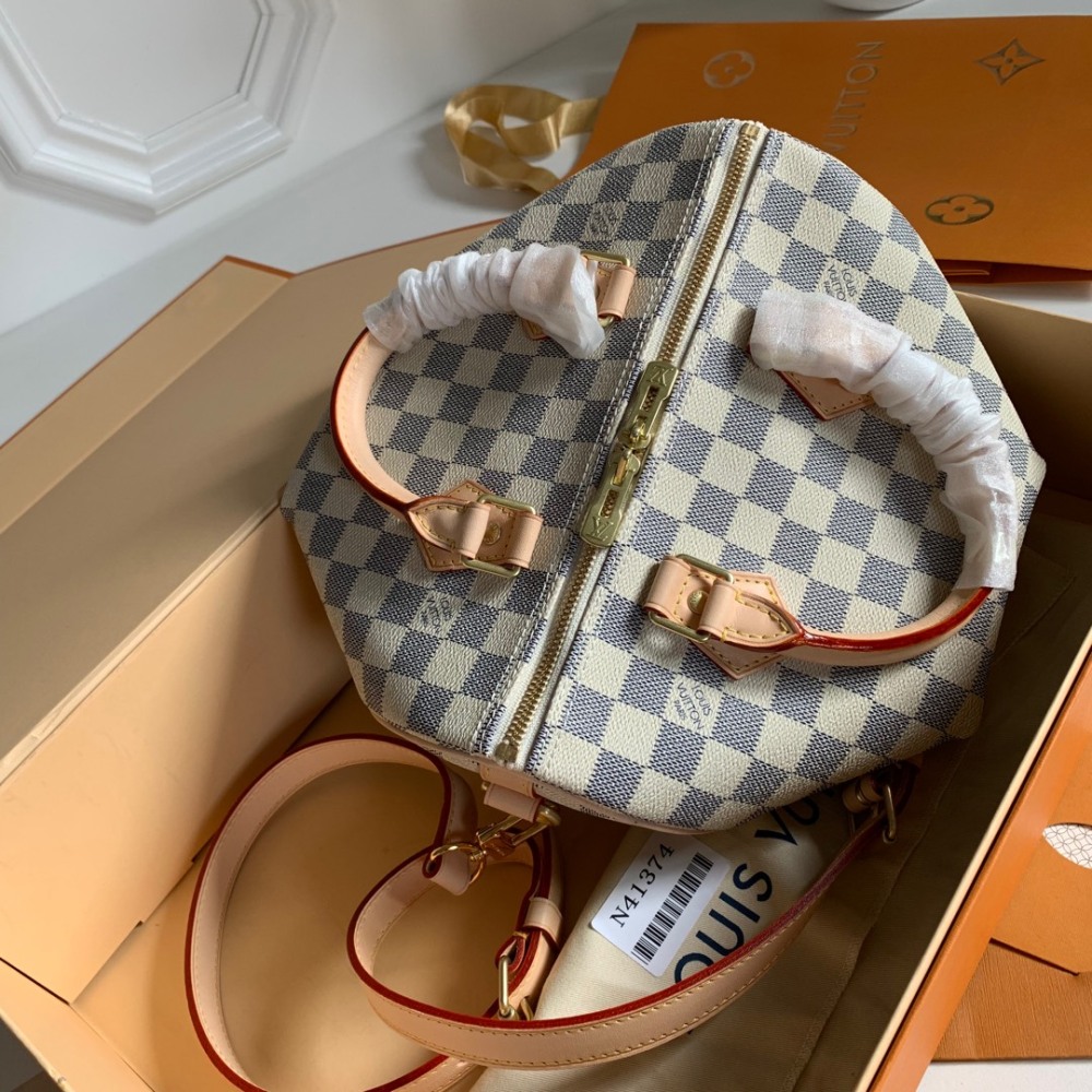 Louis Vuitton Speedy mirror Boutique
