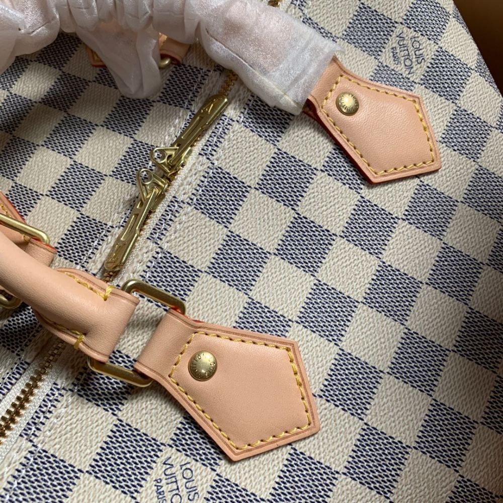 Louis Vuitton Speedy mirror Boutique