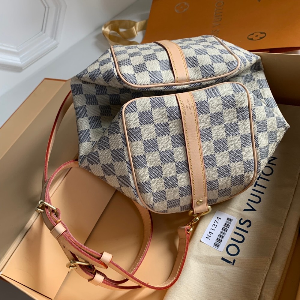 Louis Vuitton Speedy mirror Boutique
