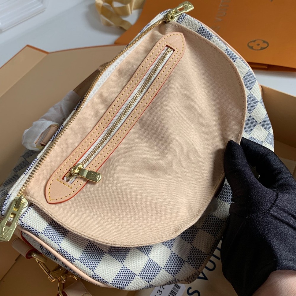 Louis Vuitton Speedy mirror Boutique