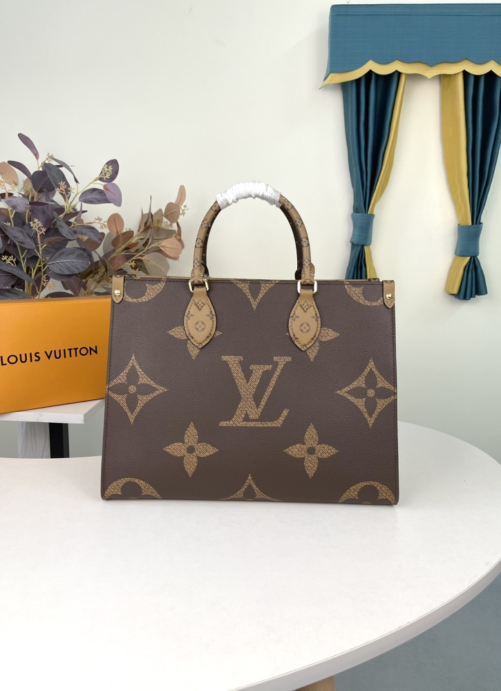 Louis Vuitton ONTHEGO MM  mirror Boutique