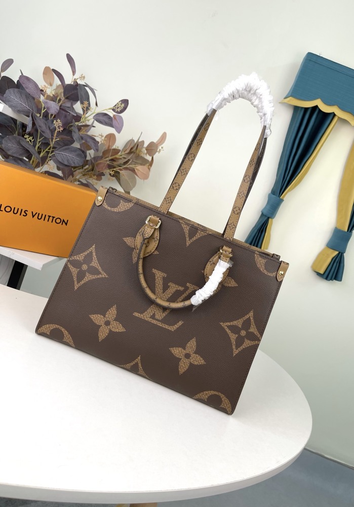 Louis Vuitton ONTHEGO MM  mirror Boutique