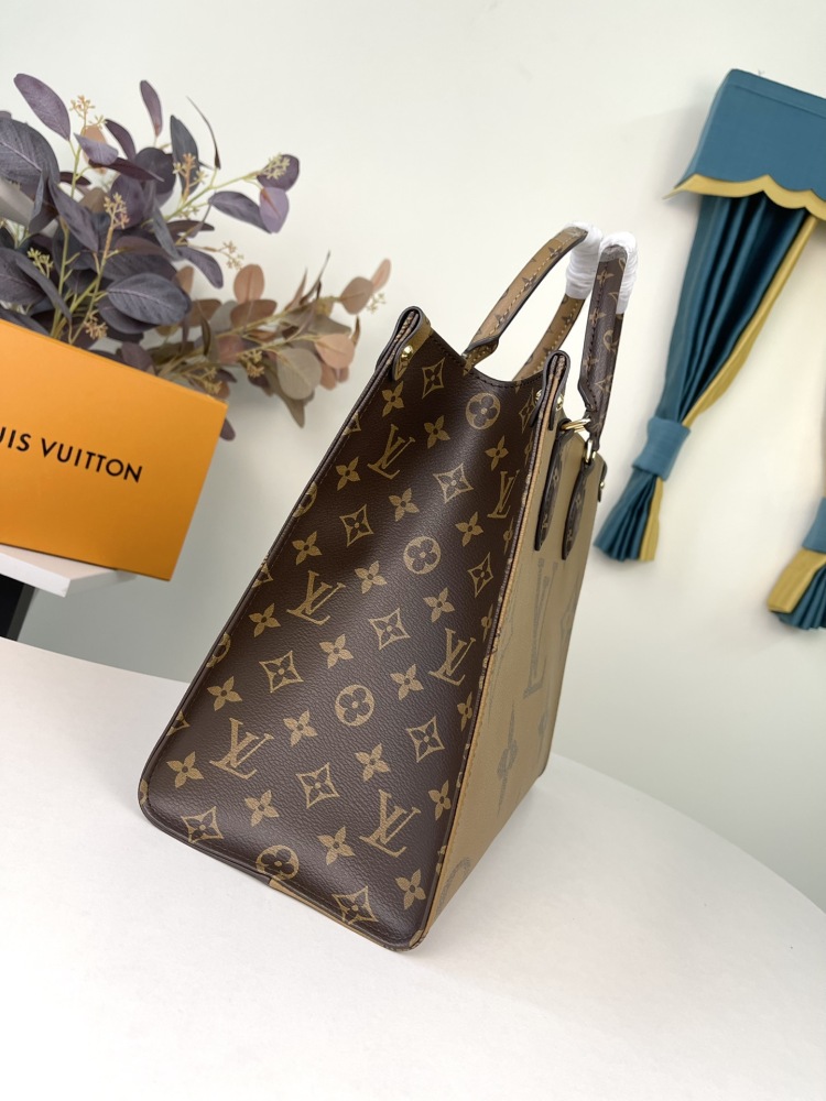 Louis Vuitton ONTHEGO MM  mirror Boutique