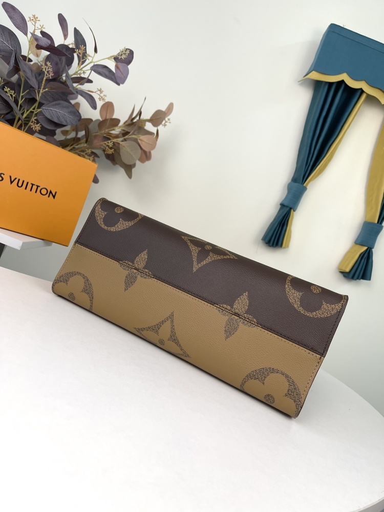 Louis Vuitton ONTHEGO MM  mirror Boutique