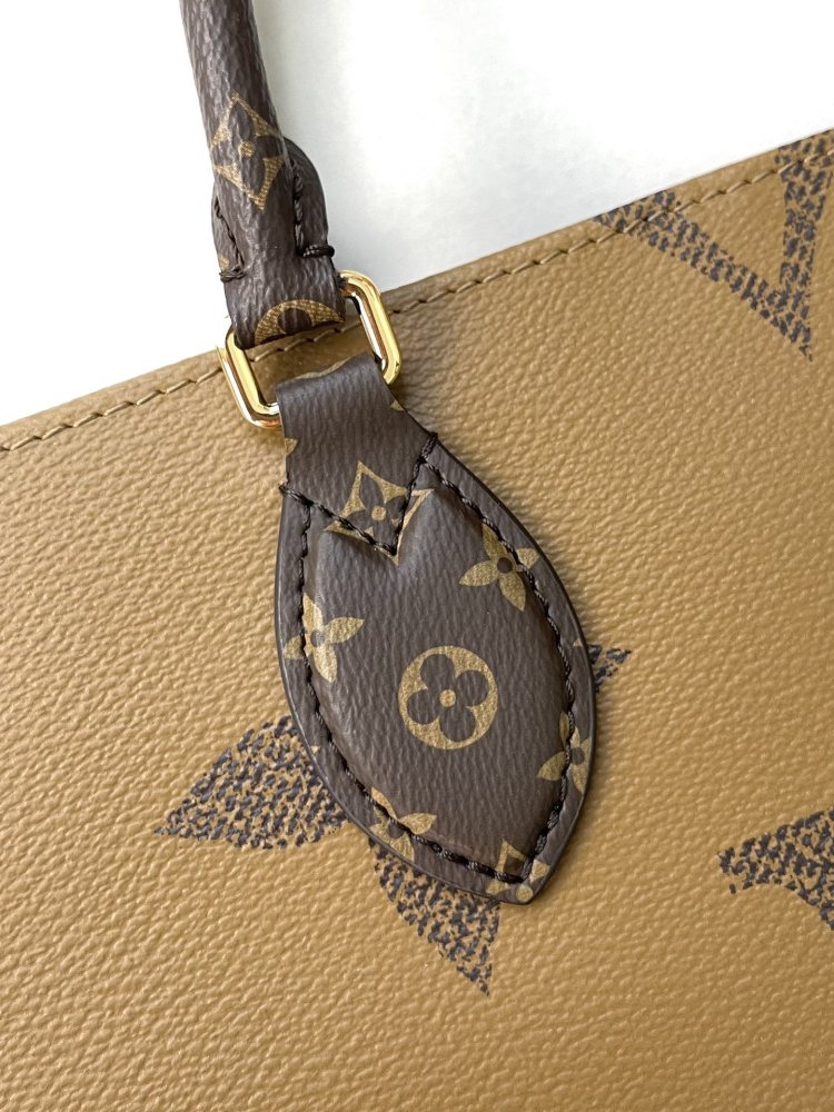 Louis Vuitton ONTHEGO MM  mirror Boutique