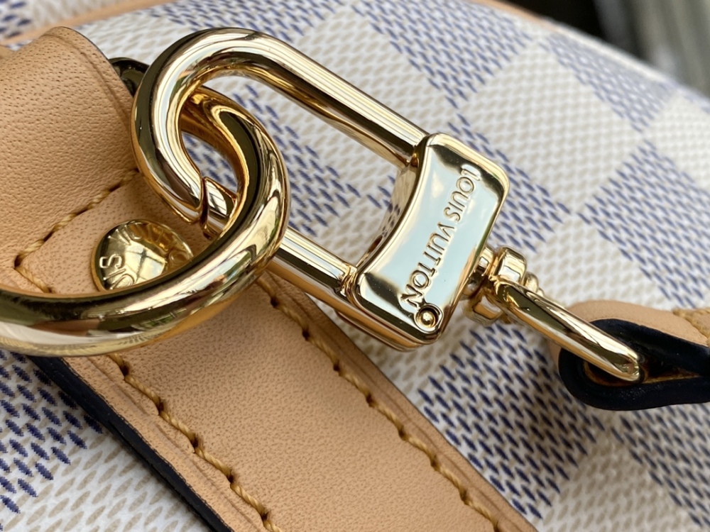 Louis Vuitton SPEEDY BANDOULIÈRE 30 mirror boutique