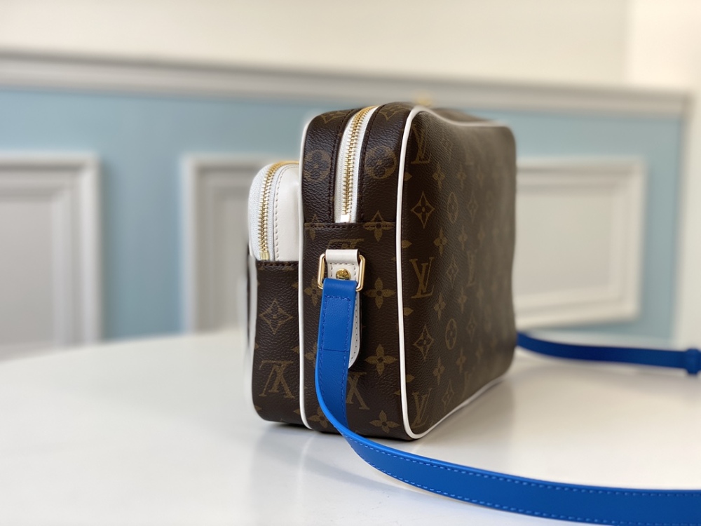 Louis Vuitton Letter carrier bag co-branded series,NIL MESSENGER mirror Boutique