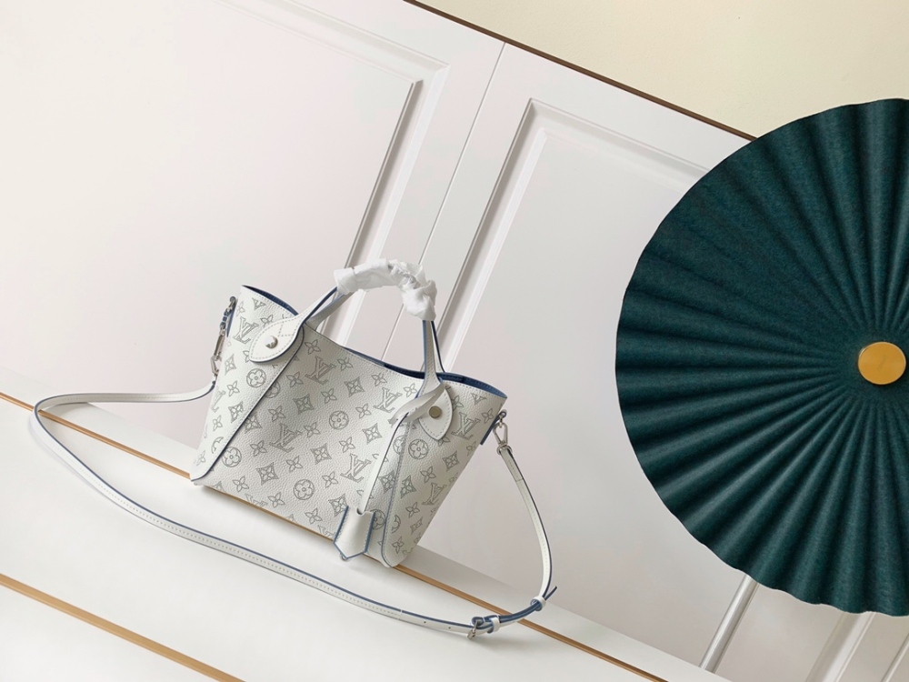Louis Vuitton Skeletonized cowhide，HINA PM mirror Boutique