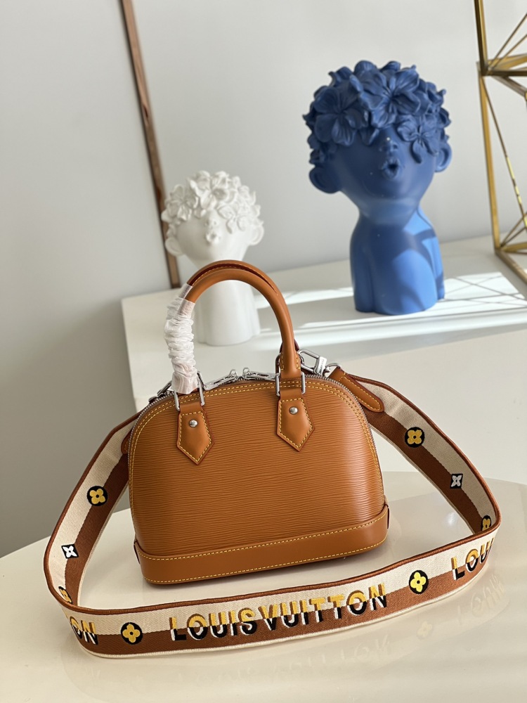 Louis Vuitton ALMA BB  mirror boutique，LV water ripple shell bag