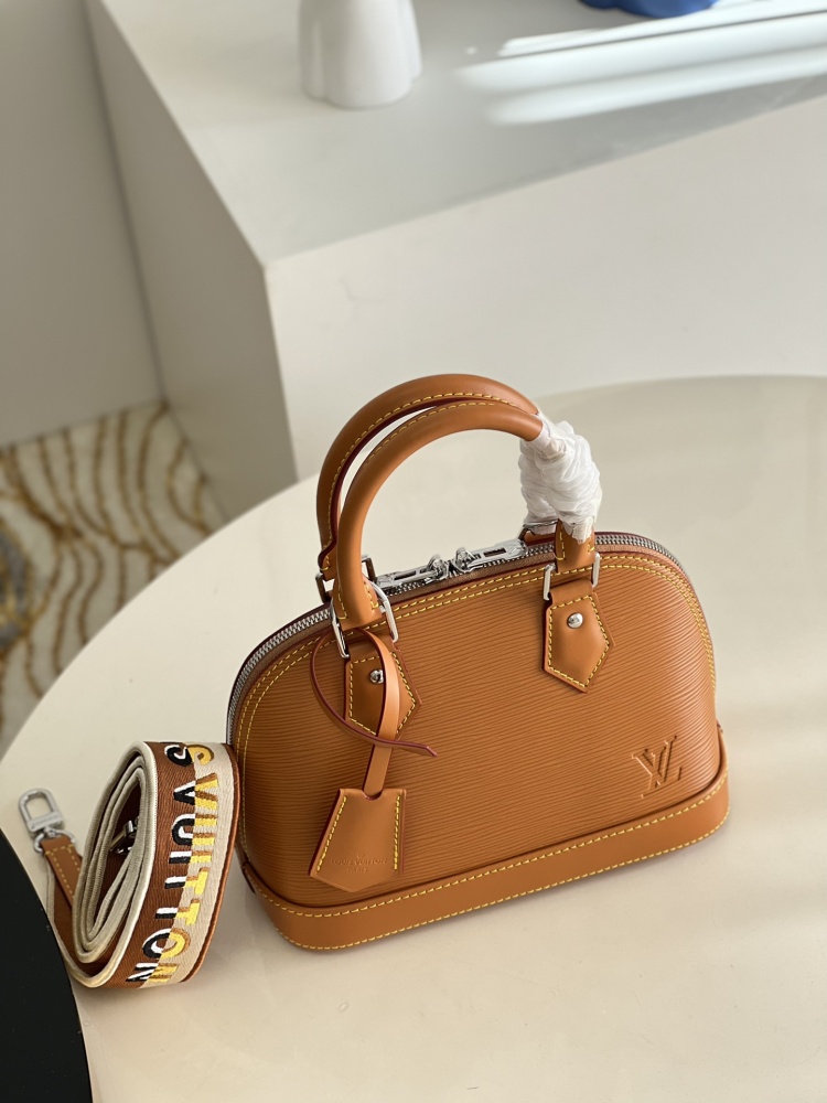 Louis Vuitton ALMA BB  mirror boutique，LV water ripple shell bag