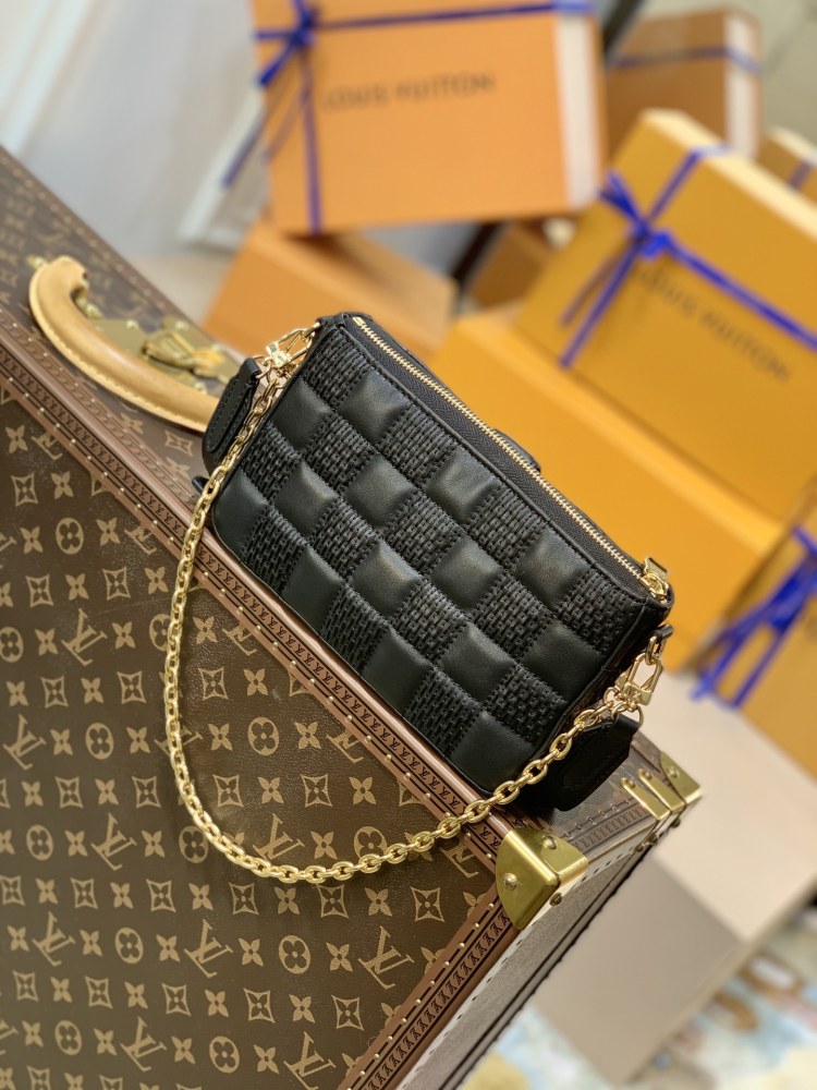 Louis Vuitton Pochette Troca  Mirror boutique