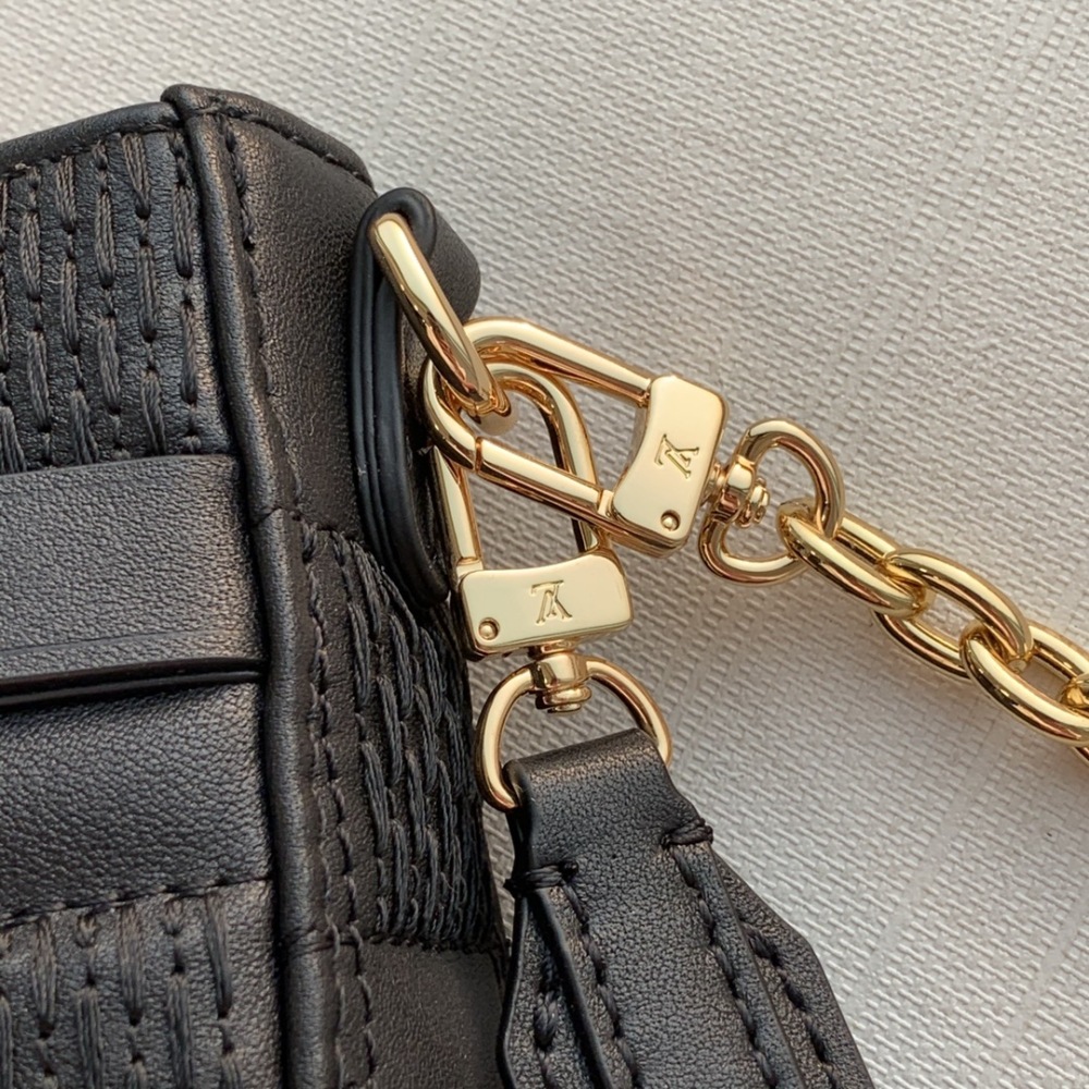 Louis Vuitton Pochette Troca  Mirror boutique