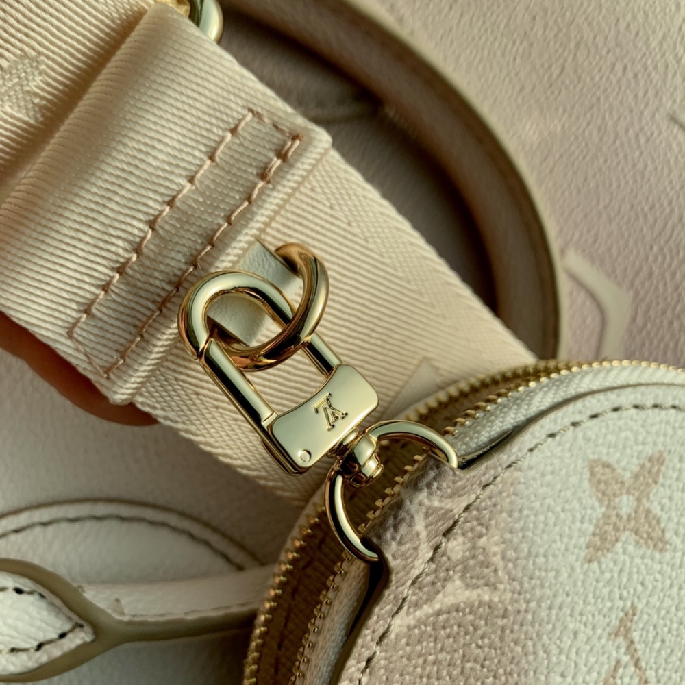 Louis Vuitton OnTheGo  Mirror boutique