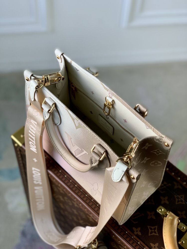 Louis Vuitton OnTheGo  Mirror boutique