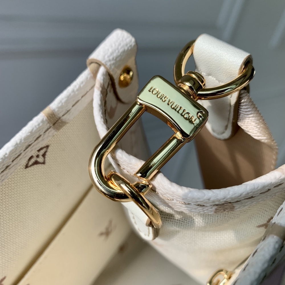Louis Vuitton OnTheGo  Mirror boutique