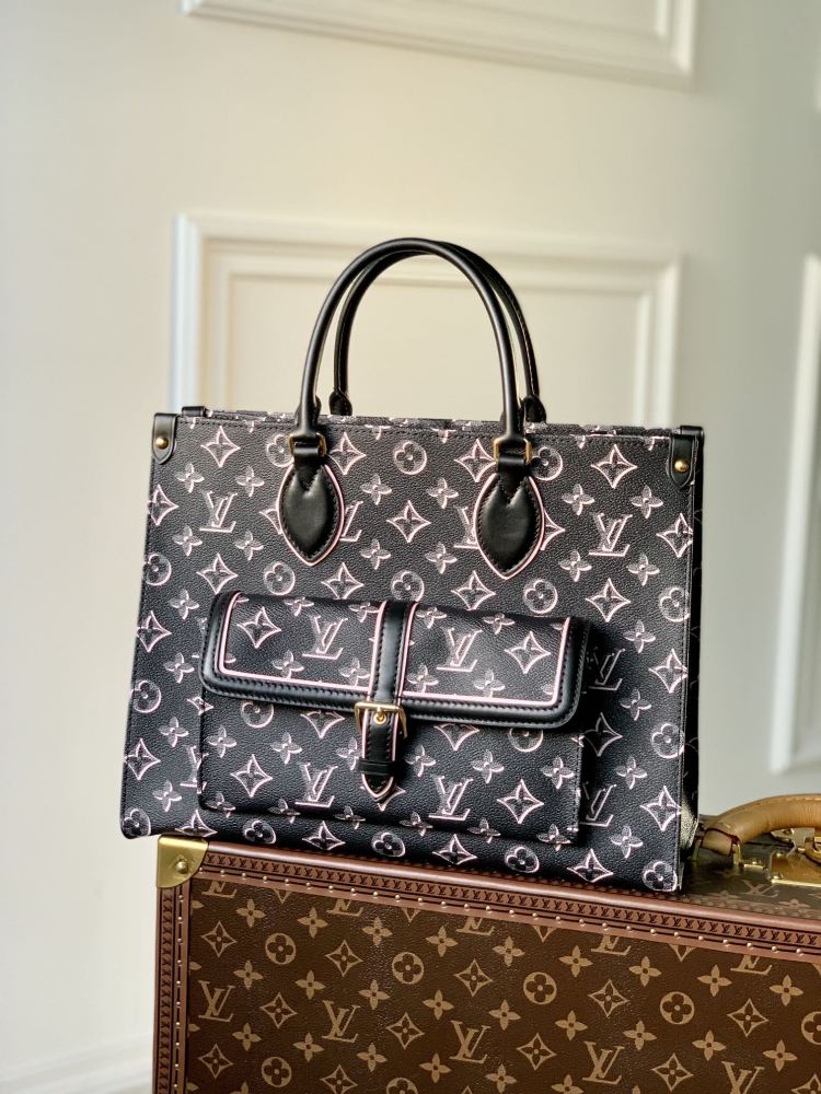 Louis Vuitton OnTheGo Mirror boutique