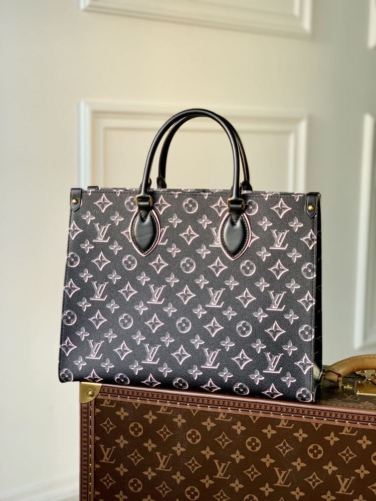 Louis Vuitton OnTheGo Mirror boutique