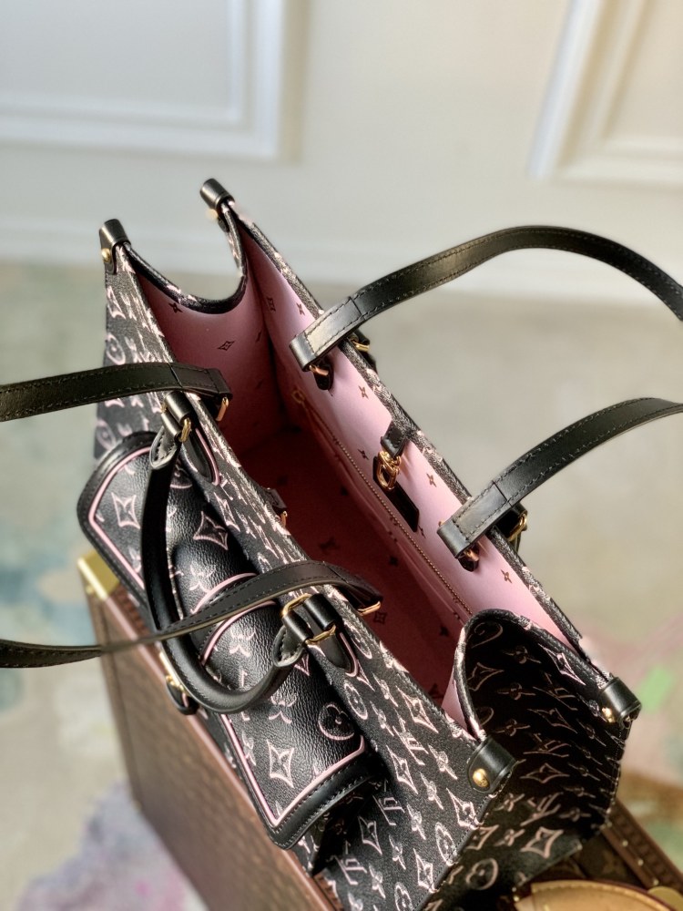 Louis Vuitton OnTheGo Mirror boutique