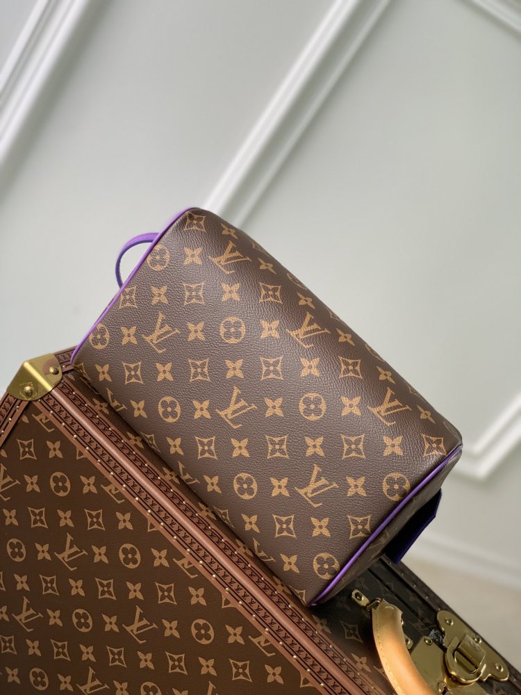 Louis Vuitton Dopp Kit  Mirror boutique