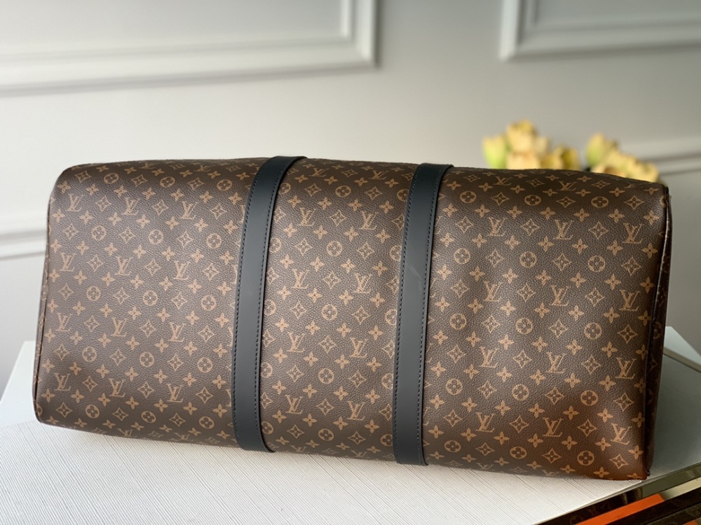 Louis Vuitton KEEPALL BANDOULIERE  Mirror boutique