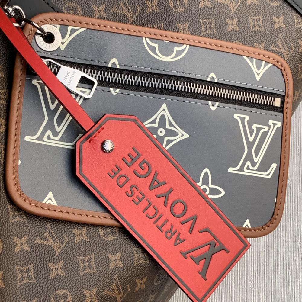 Louis Vuitton KEEPALL BANDOULIERE  Mirror boutique