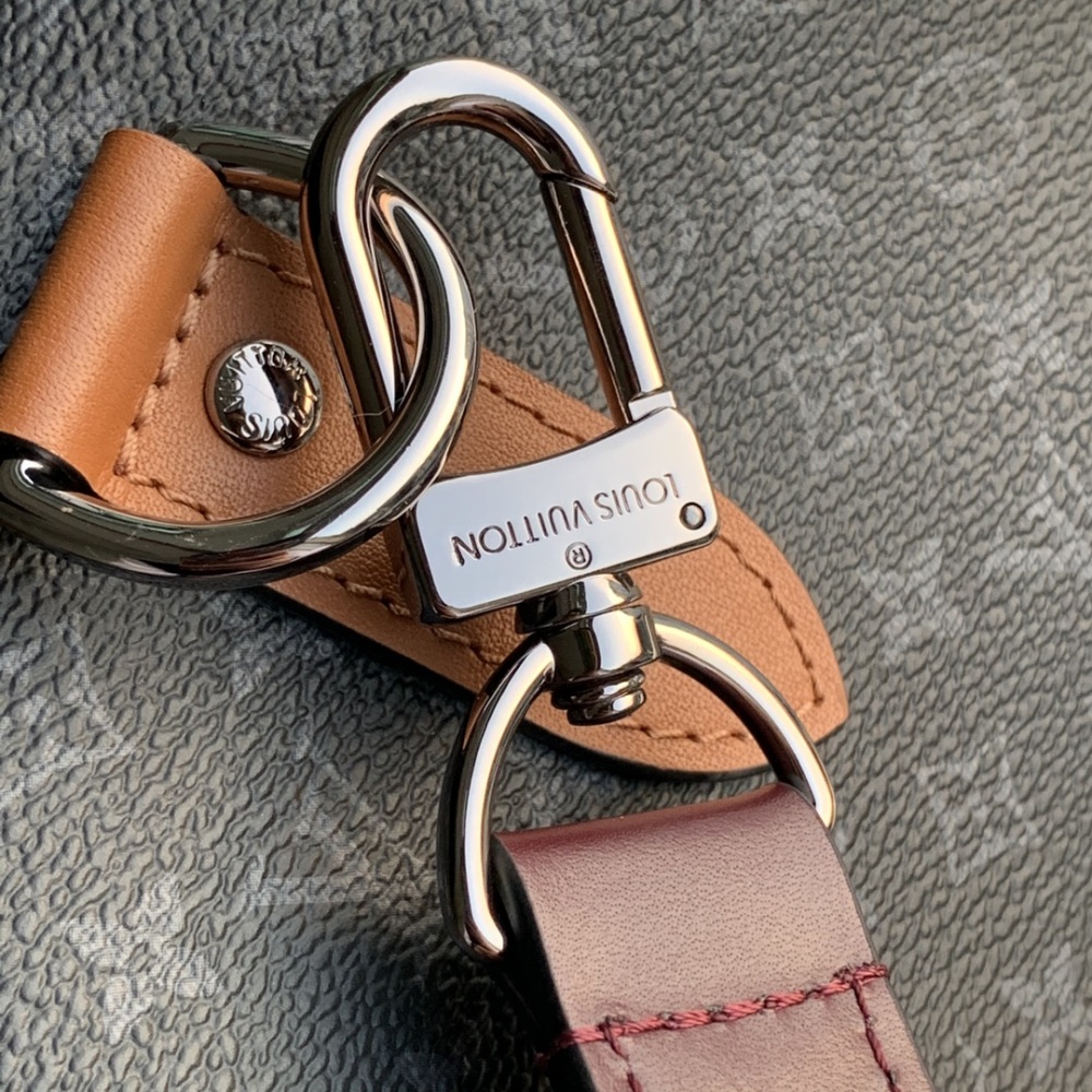 Louis Vuitton KEEPALL BANDOULIERE  Mirror boutique