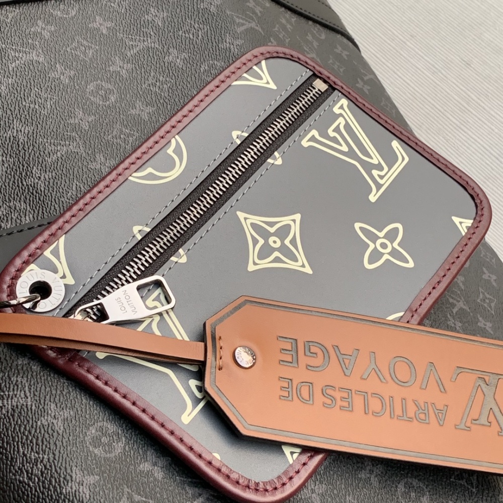 Louis Vuitton KEEPALL BANDOULIERE  Mirror boutique