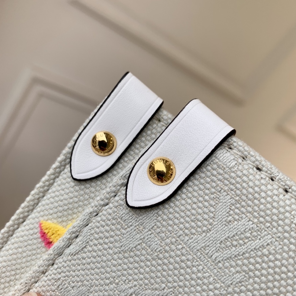 Louis Vuitton OnTheGo  Mirror boutique