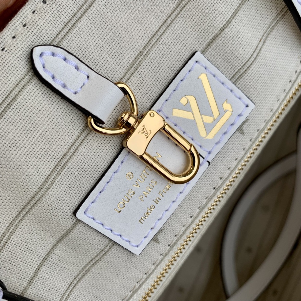 Louis Vuitton OnTheGo  Mirror boutique