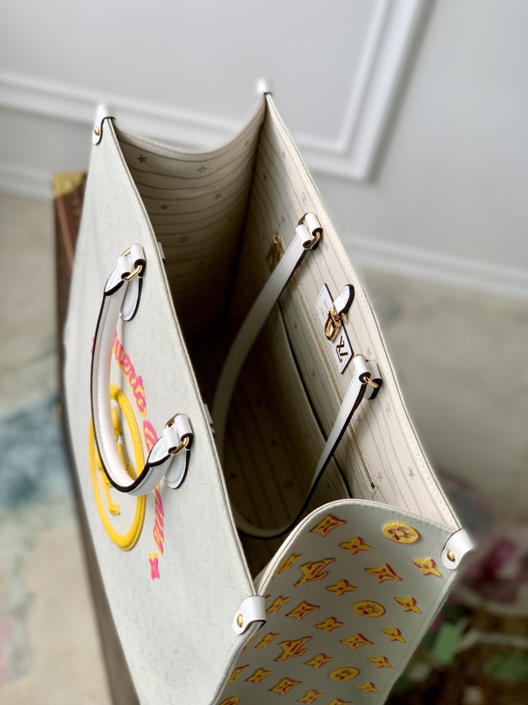 Louis Vuitton OnTheGo  Mirror boutique