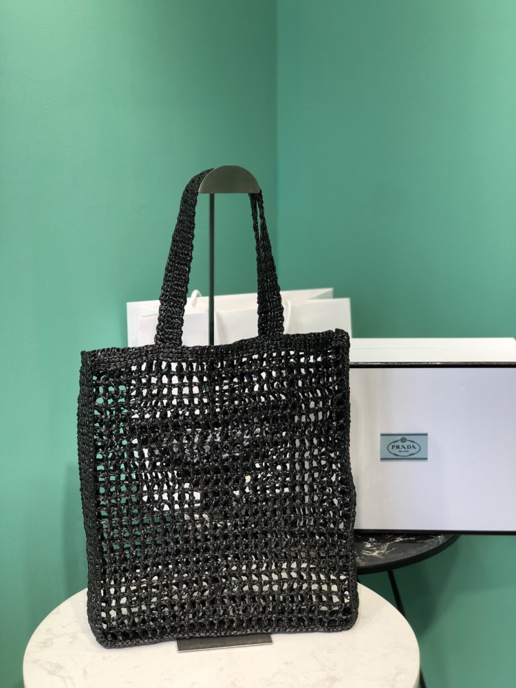 Prada tote Mirror Boutique