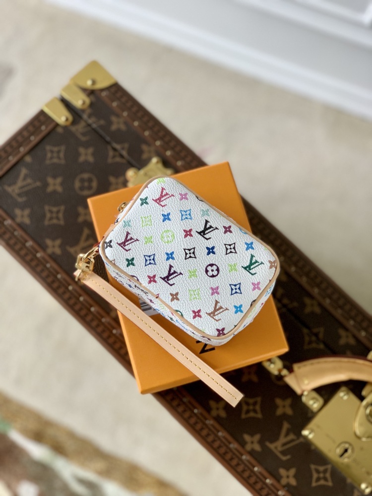 Louis Vuitton Spring in the City Mirror boutique