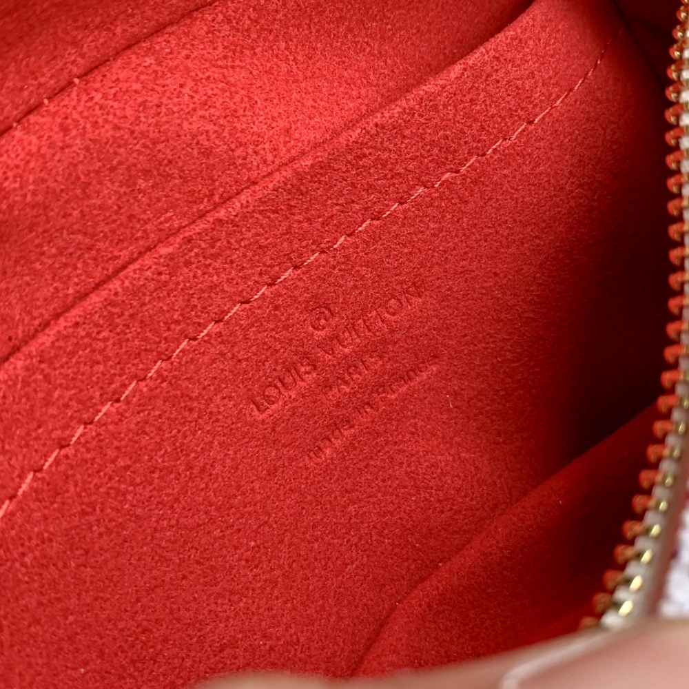 Louis Vuitton Spring in the City Mirror boutique