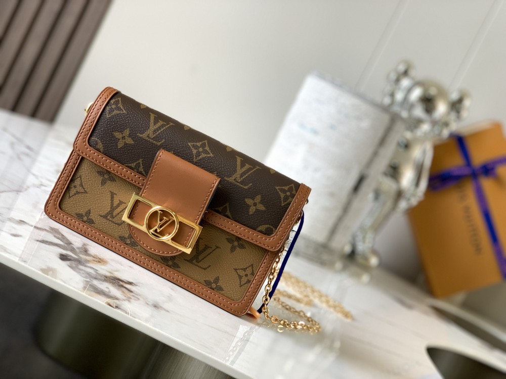 Louis Vuitton DAUPHINE WALLET M68746 mirror boutique
