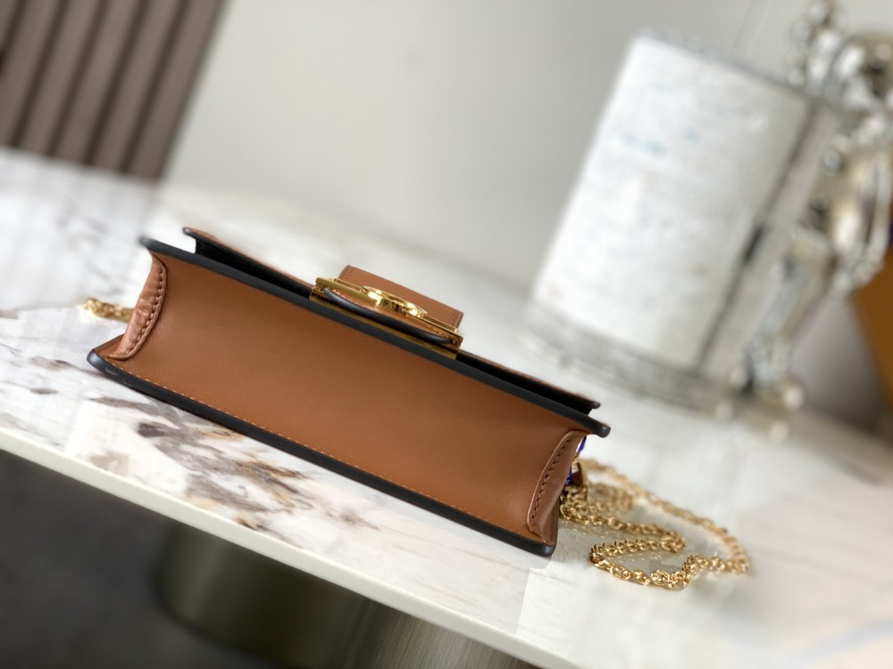 Louis Vuitton DAUPHINE WALLET M68746 mirror boutique