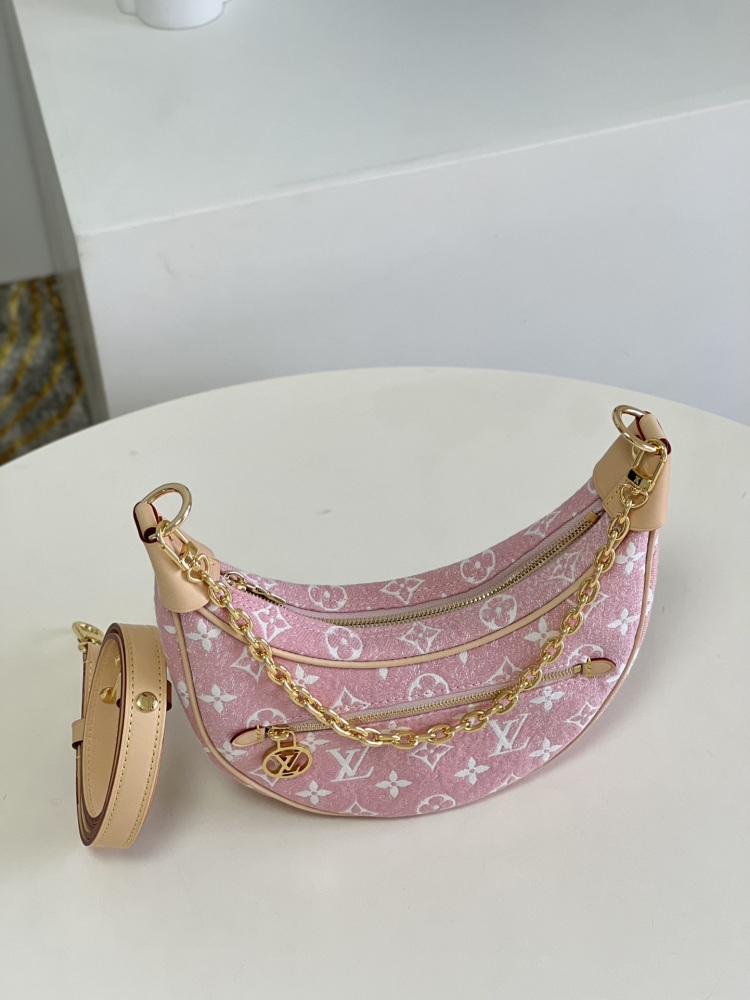 Louis Vuitton Loop mirror boutique