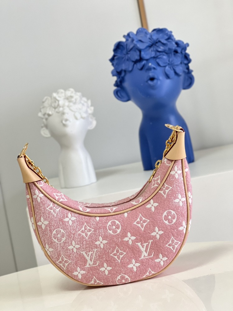 Louis Vuitton Loop mirror boutique
