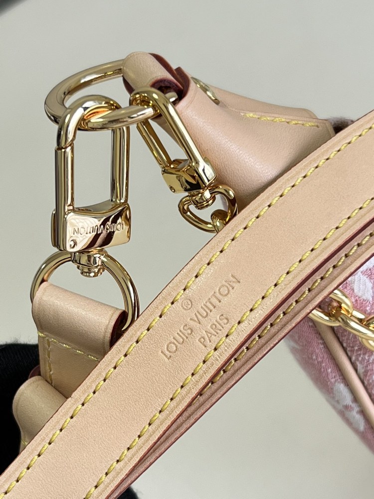 Louis Vuitton Loop mirror boutique
